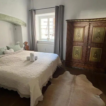 Bi Uns Chez Silvana 公寓 *